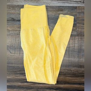 Astoria activewear yellow leggings Sm
